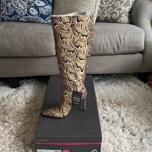 NEW Vince Camuto Wide Calf Multi Twisted Snake